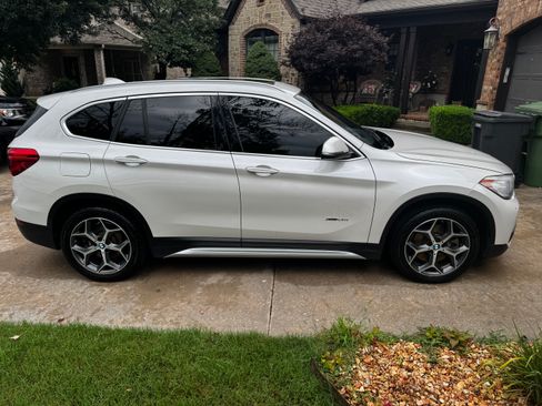 Used 2018 BMW X1 xDrive28i AWD/4WD image 5