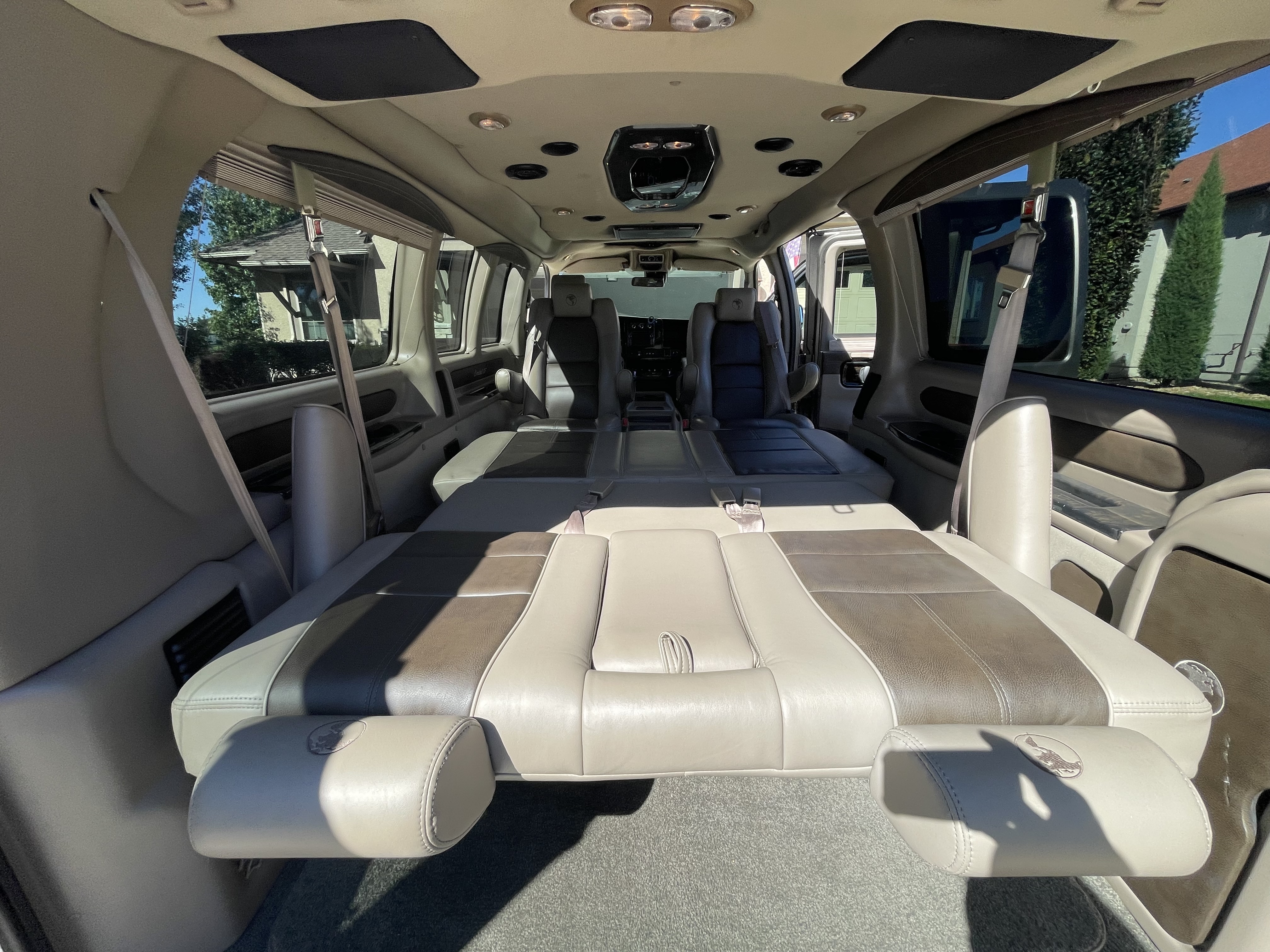 Used 2019 Chevrolet Express 2500 w/ Enhanced Convenience Package RWD image 17