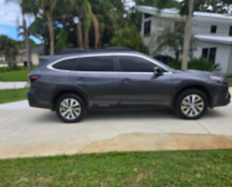 Used 2025 Subaru Outback Premium AWD/4WD image 6