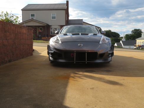 Used 2011 Nissan 370Z NISMO RWD image 2