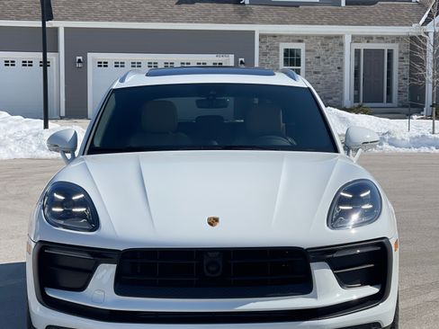 Used 2023 Porsche Macan Turbo image 1
