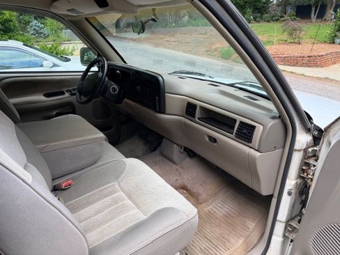 Used 1995 Dodge Ram 1500 Truck 2WD Club Cab image 16