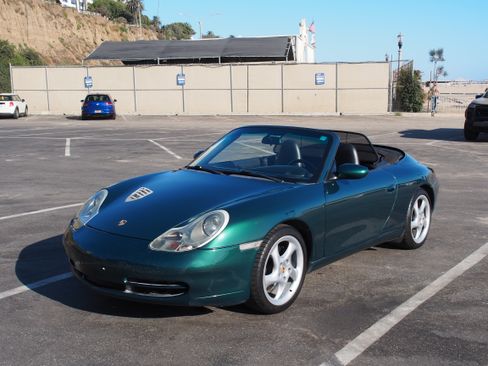 Used 2001 Porsche 911 Cabriolet image 2