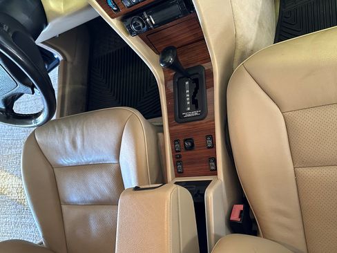 Used 1995 Mercedes-Benz E 320 Sedan image 23