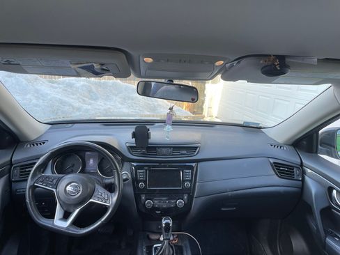 Used 2018 Nissan Rogue SV w/ Premium Package image 6