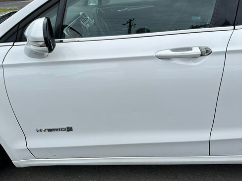 Used 2015 Ford Fusion SE FWD image 4