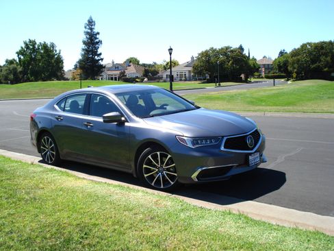 Used 2018 Acura TLX V6 FWD image 11