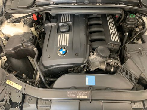 Used 2008 BMW 328i Convertible image 12