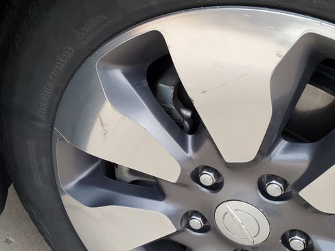 Used 2018 Chrysler Pacifica Limited w/ Advanced Safetytec Group image 25