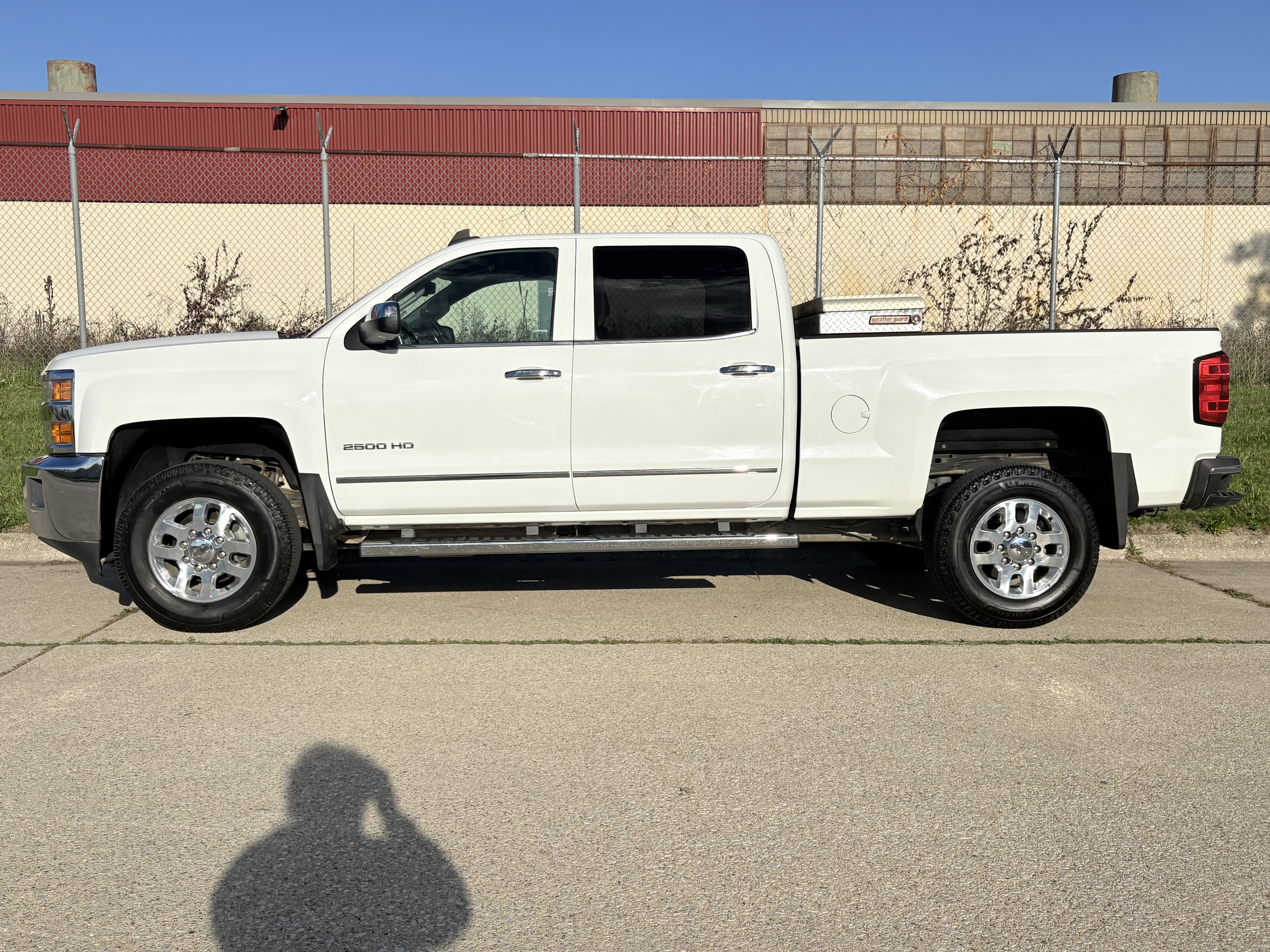 Used 2015 Chevrolet Silverado 2500 LTZ RWD image 2