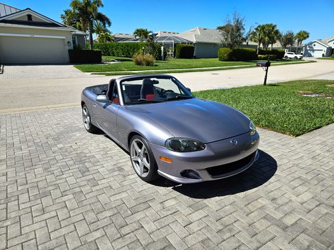Used 2004 MAZDA MX-5 Miata MAZDASPEED image 10