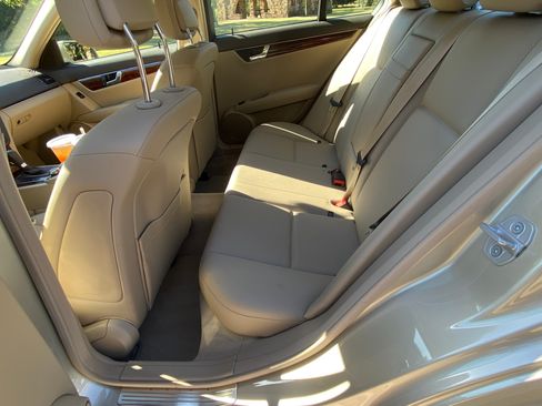 Used 2010 Mercedes-Benz C 300 Sedan image 14