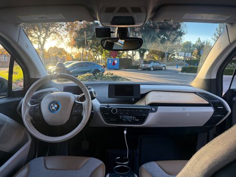 Used 2014 BMW i3 w/ Range Extender image 11