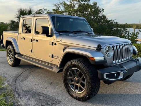 Used 2020 Jeep Gladiator Overland image 1