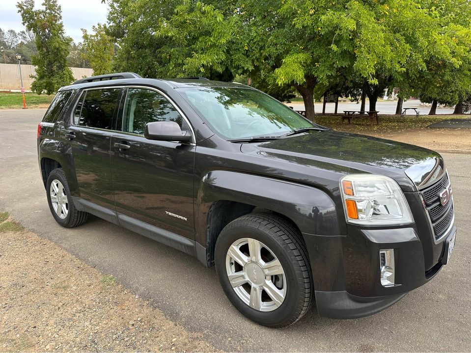 Used 2015 GMC Terrain SLT FWD image 2