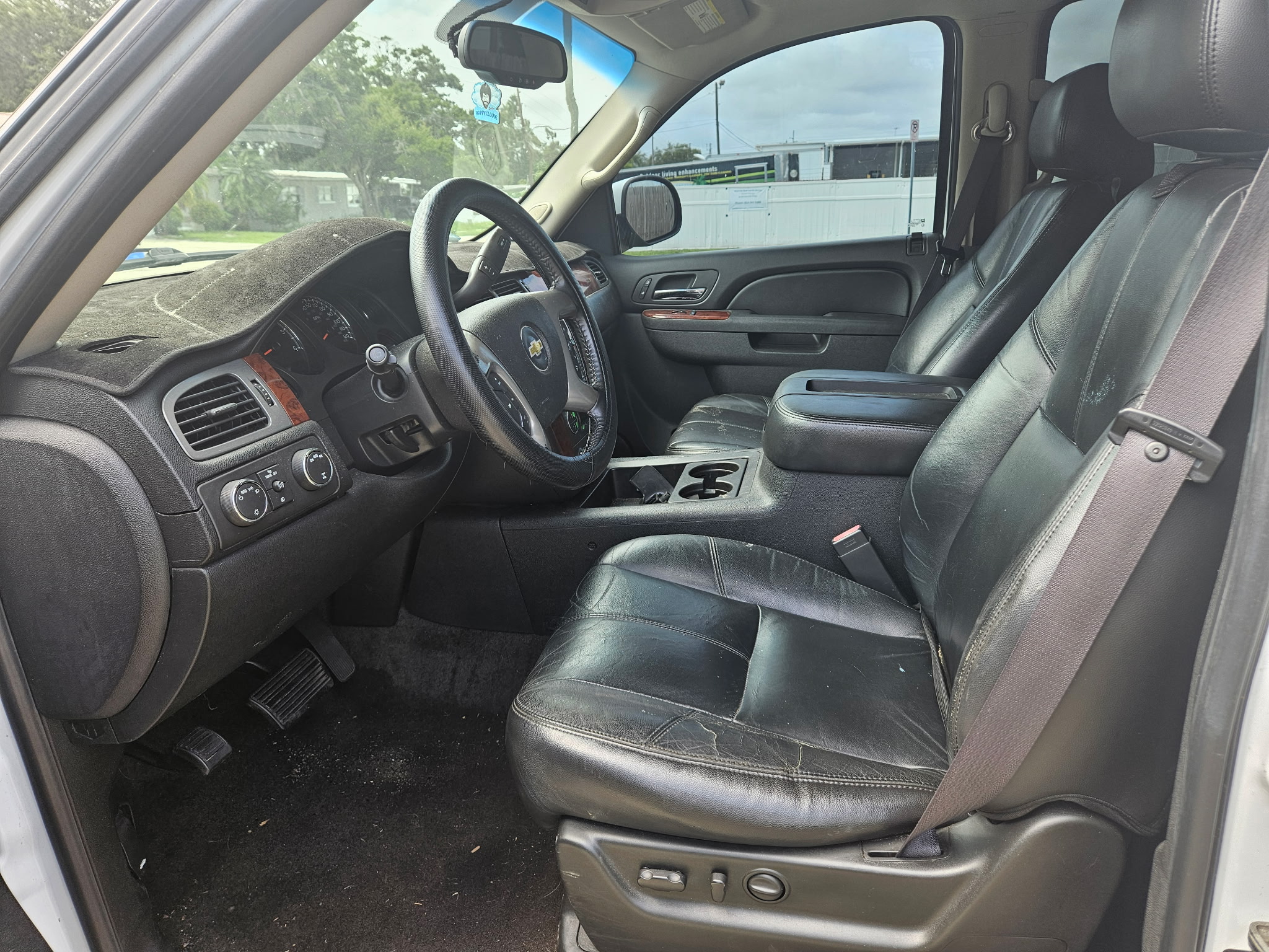 Used 2011 Chevrolet Suburban LT AWD/4WD image 10