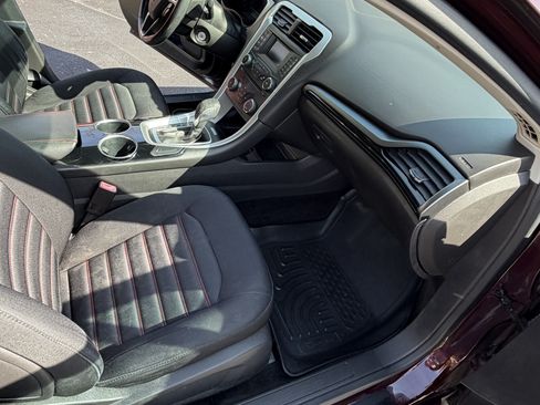 Used 2013 Ford Fusion SE image 9