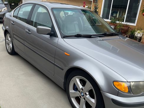 Used 2005 BMW 330i Sedan image 8