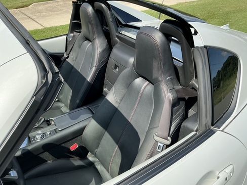 Used 2017 MAZDA MX-5 Miata RF Grand Touring RWD image 16