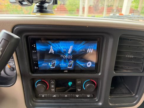 Used 2004 Chevrolet Avalanche Z71 w/ Preferred Equipment Group AWD/4WD image 13