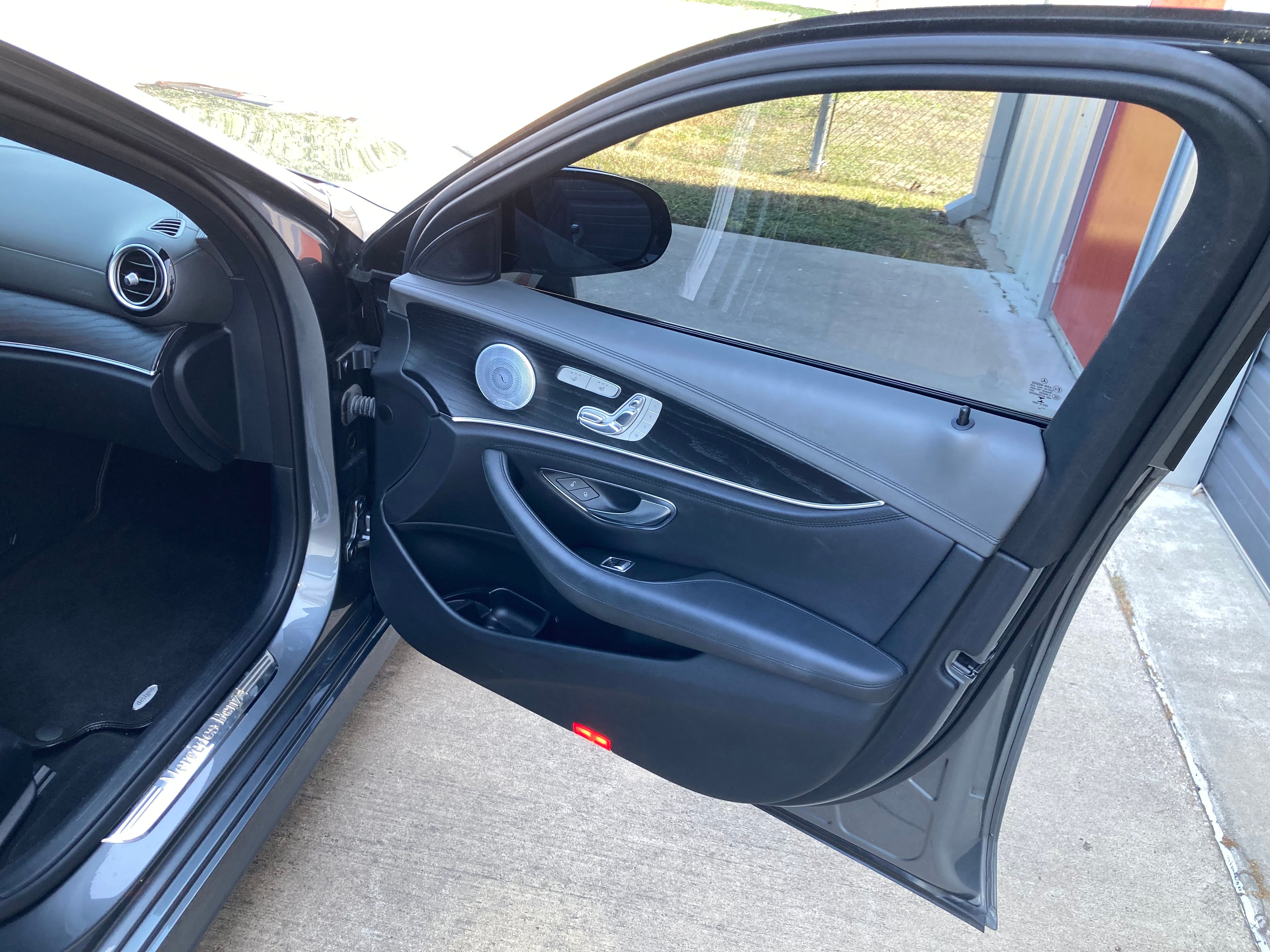 Used 2020 Mercedes-Benz E 350 Sedan image 19
