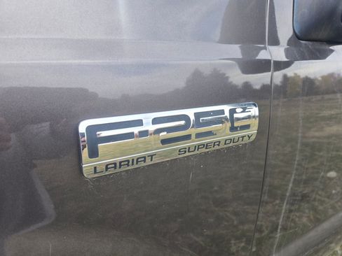 Used 2005 Ford F250 Lariat image 5