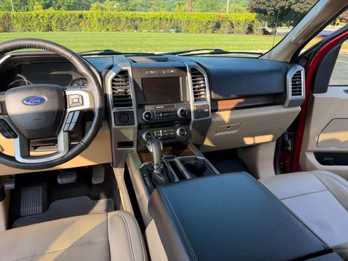 Used 2016 Ford F150 Lariat w/ Equipment Group 502A Luxury AWD/4WD image 12