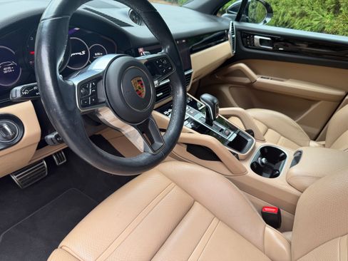 Used 2021 Porsche Cayenne S AWD/4WD image 11