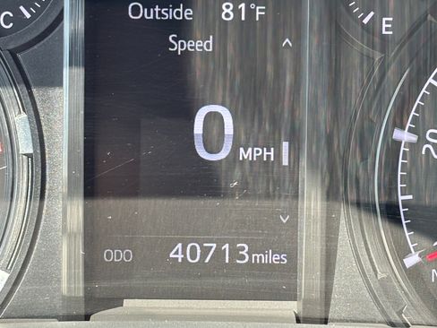 Used 2023 Toyota 4Runner SR5 AWD/4WD image 11