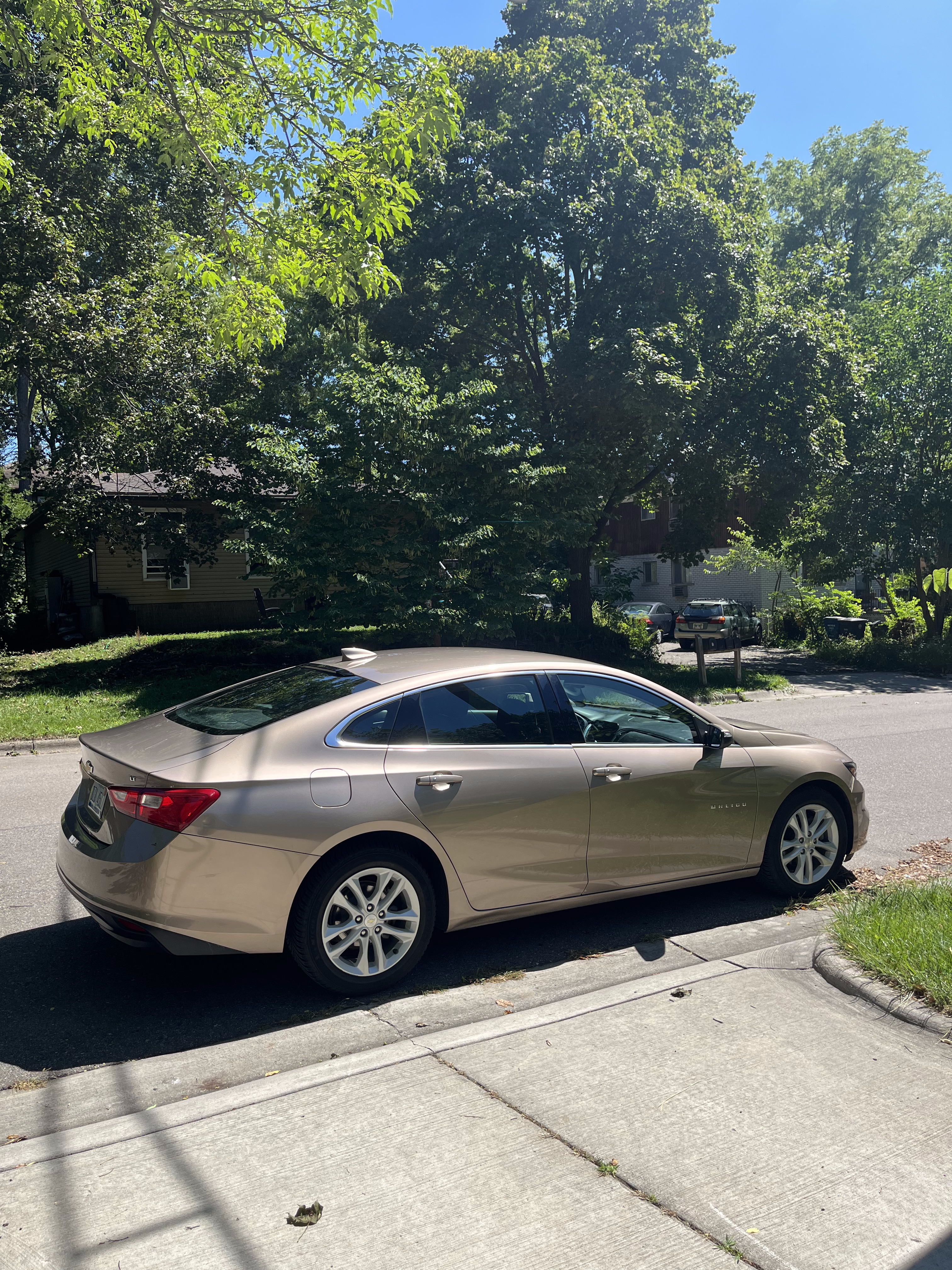 Used 2018 Chevrolet Malibu LT w/ Leather Package FWD image 20