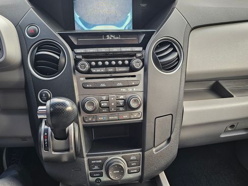 Used 2014 Honda Pilot Touring image 9