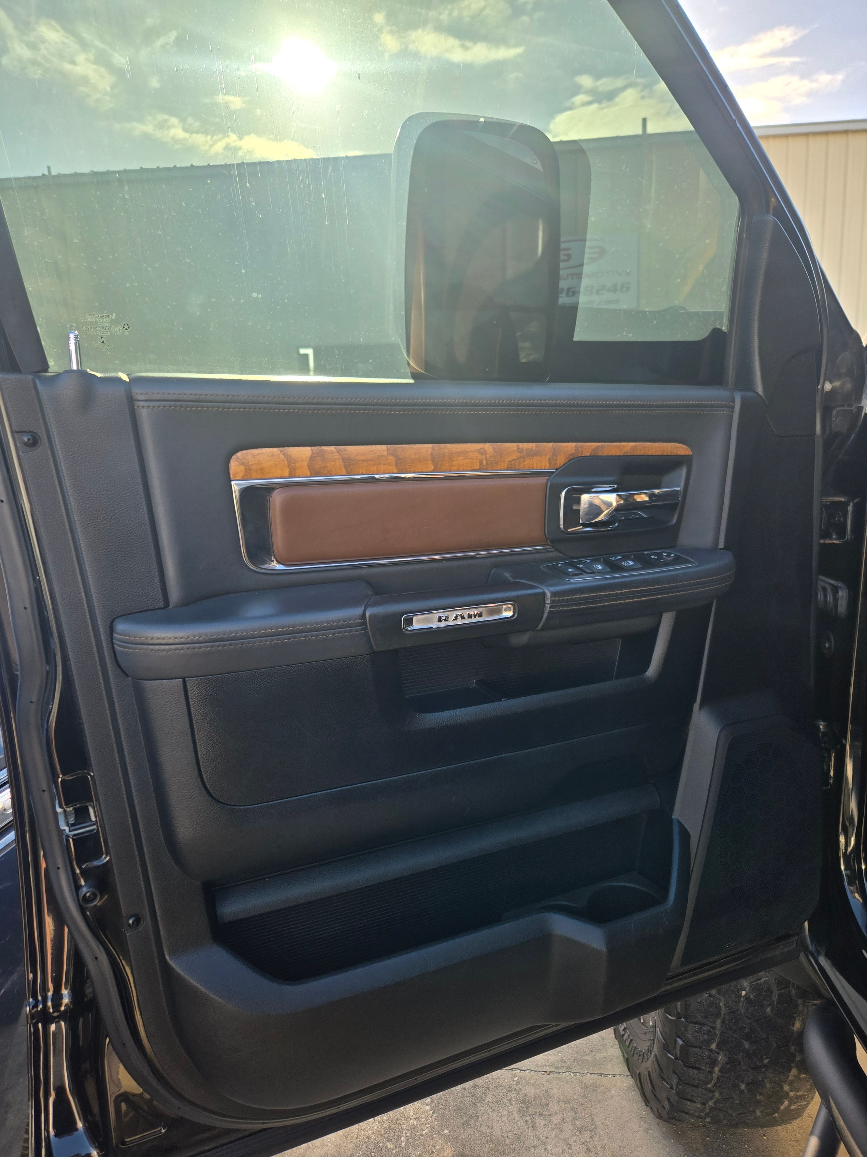 Used 2014 RAM 2500 Longhorn AWD/4WD image 12