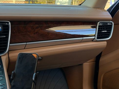 Used 2013 Porsche Panamera S image 18