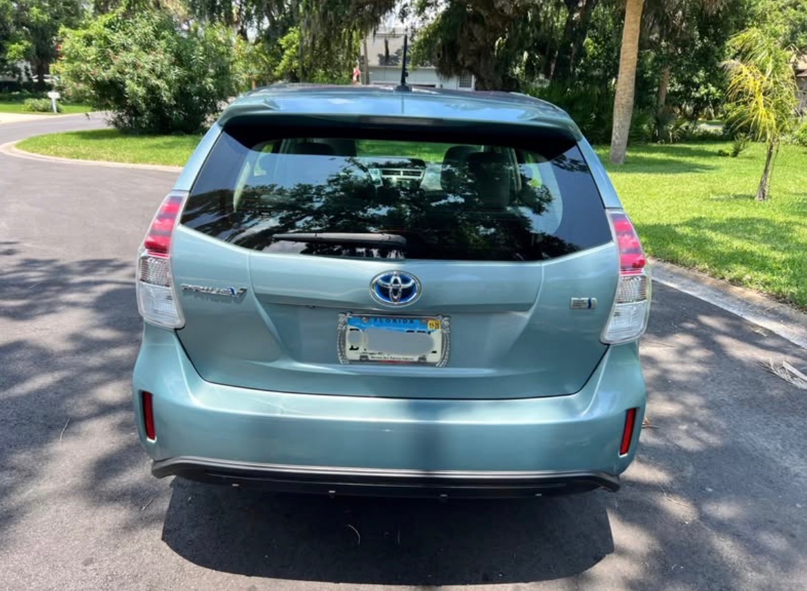 Used 2015 Toyota Prius V Four FWD image 13