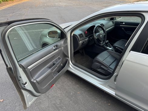 Used 2009 Volkswagen Jetta TDI image 17