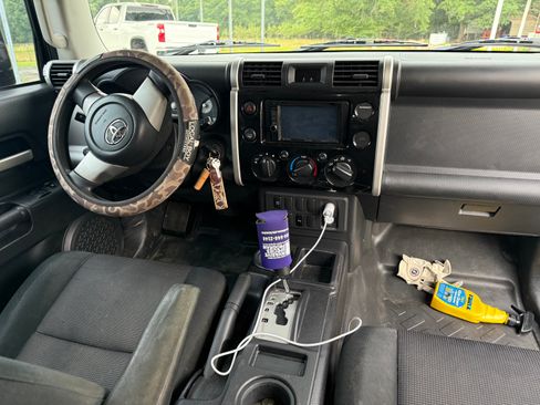 Used 2008 Toyota FJ Cruiser 2WD image 9