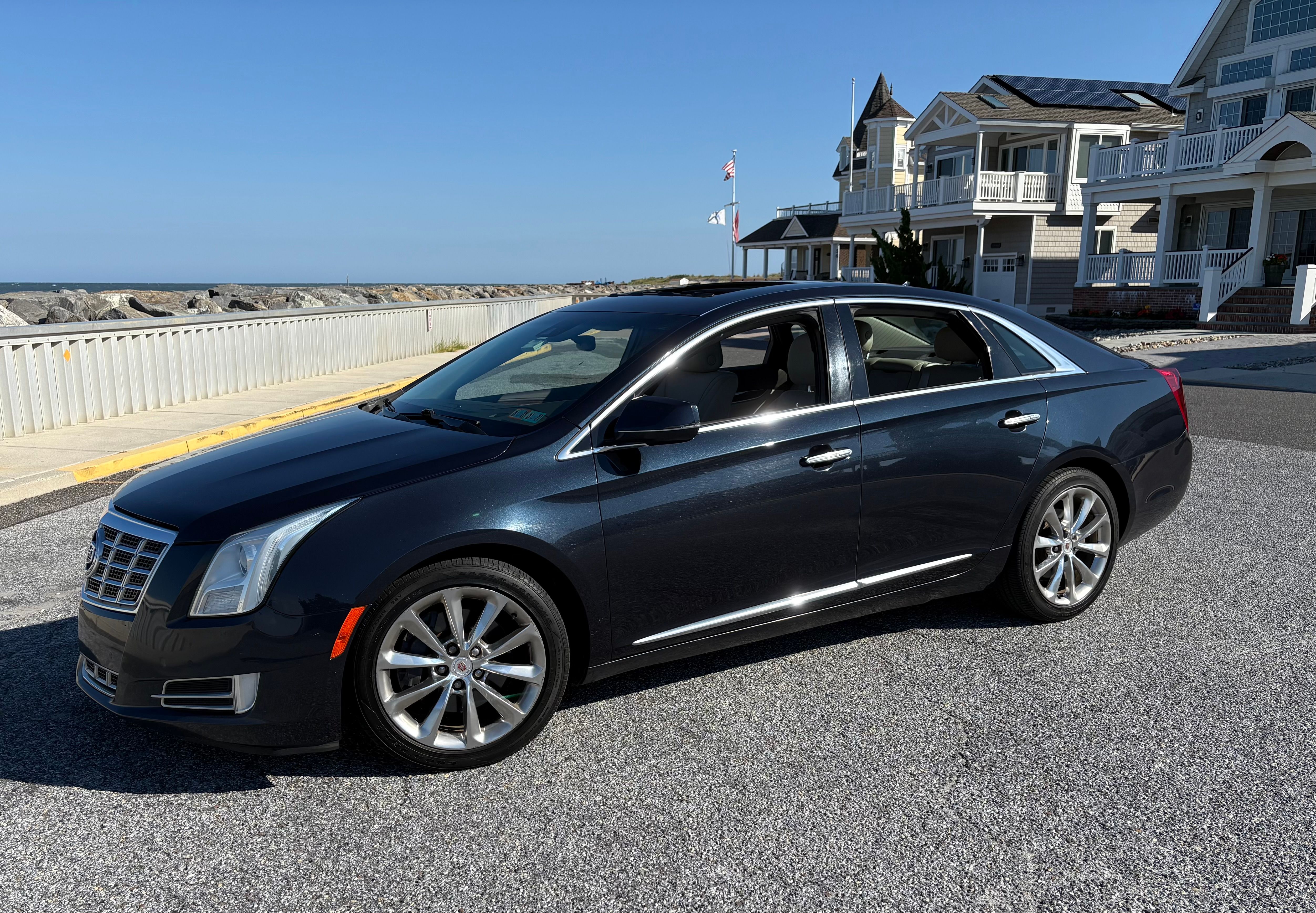 Used 2014 Cadillac XTS Luxury w/ Driver Awareness Package AWD/4WD image 8