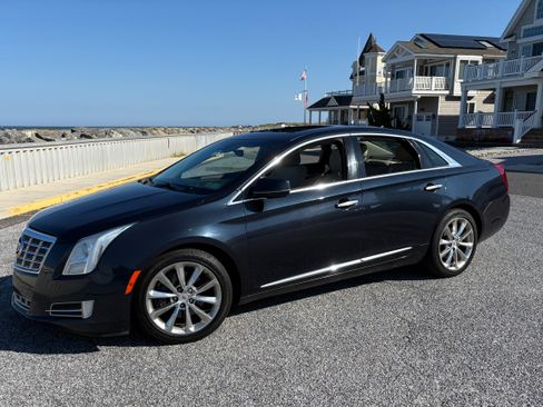 Used 2014 Cadillac XTS Luxury w/ Driver Awareness Package AWD/4WD image 8