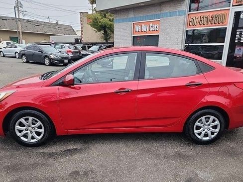 Used 2012 Hyundai Accent GLS FWD image 2