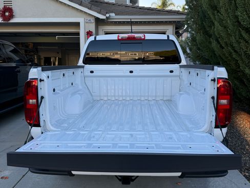 Used 2021 Chevrolet Colorado Z71 w/ Safety Package image 11