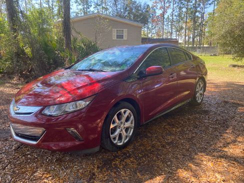 Used 2018 Chevrolet Volt Premier w/ Driver Confidence Package image 1