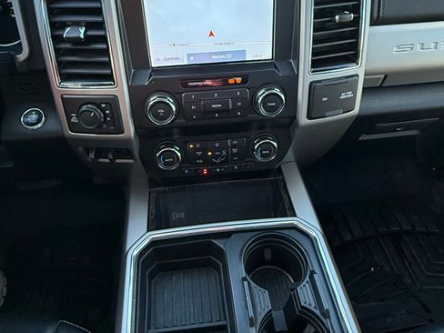 Used 2020 Ford F250 Lariat w/ Lariat Ultimate Package image 20