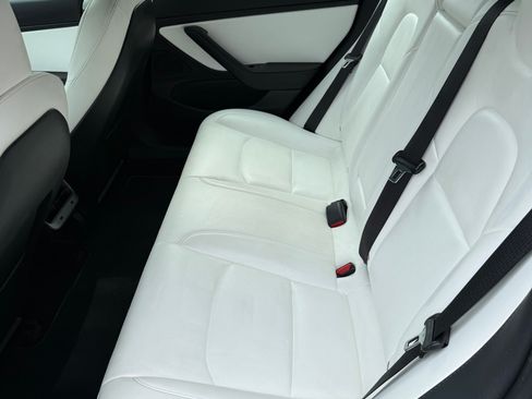 Used 2018 Tesla Model 3 Long Range image 23