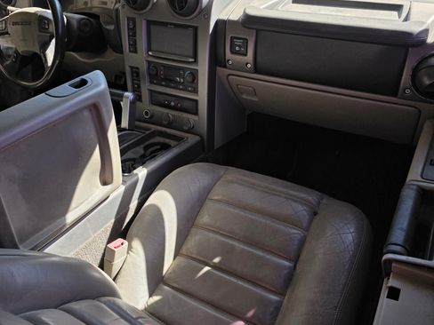 Used 2003 HUMMER H2 w/ Preferred Equipment Group image 6