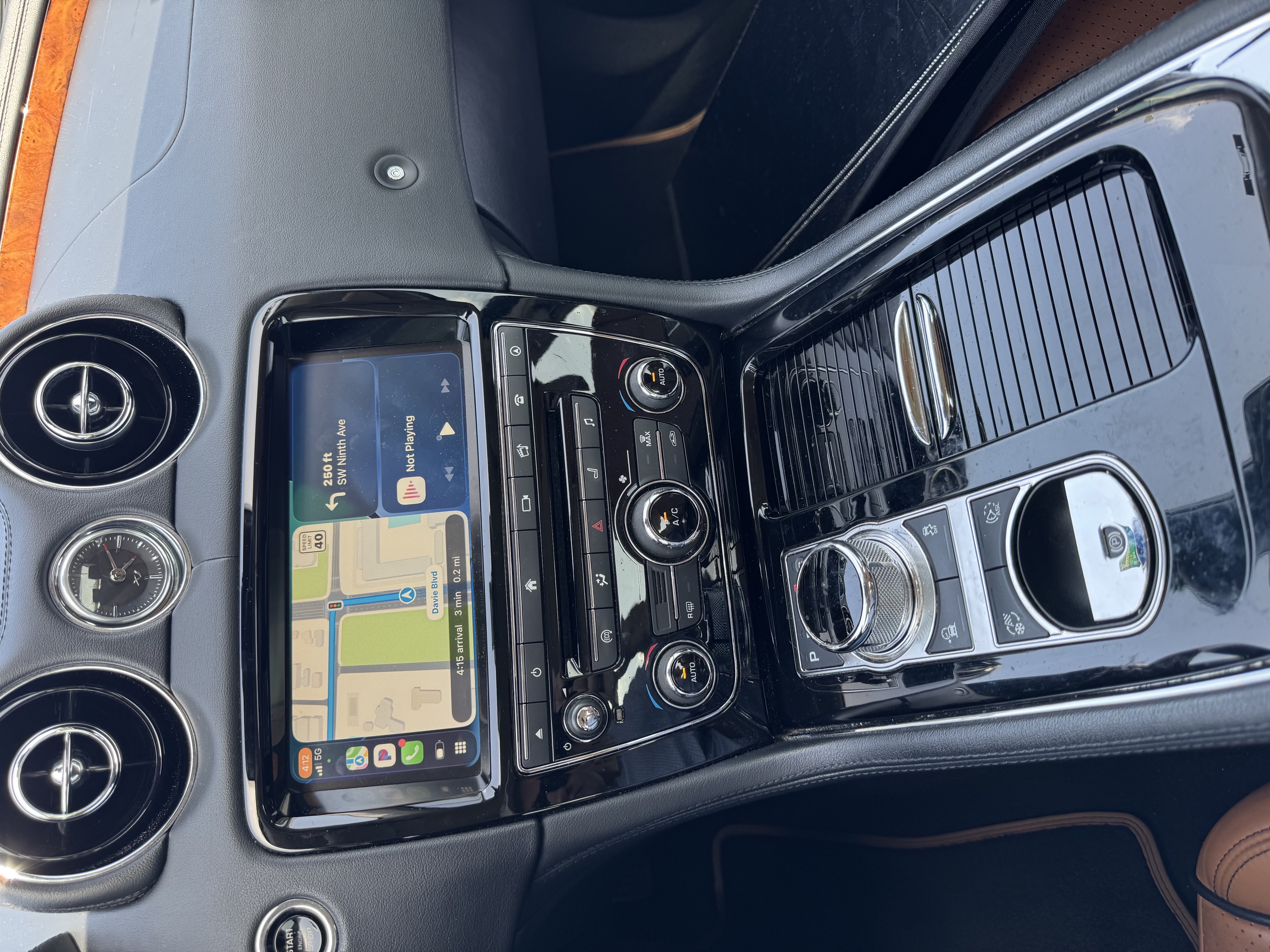 Used 2018 Jaguar XJ R-Sport RWD image 6