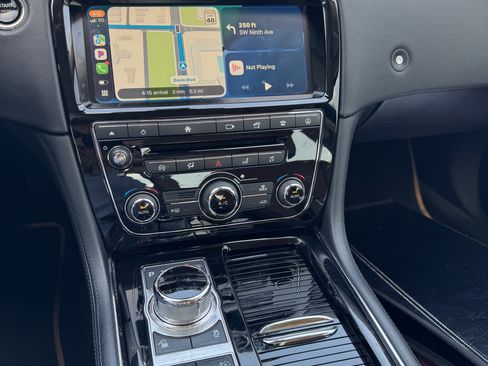 Used 2018 Jaguar XJ R-Sport RWD image 6