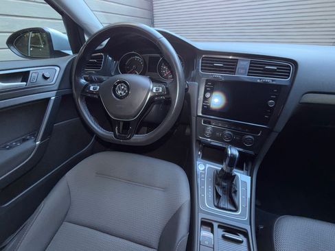 Used 2019 Volkswagen e-Golf SE w/ Driver Assistance Package image 11