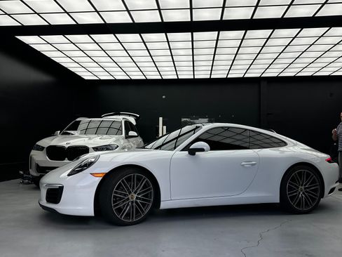 Used 2018 Porsche 911 Carrera image 1