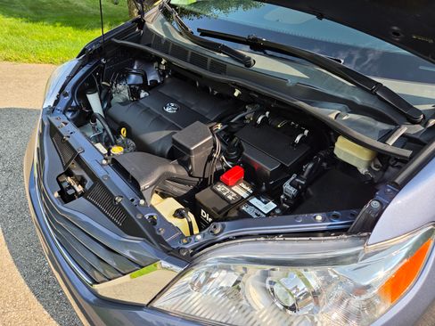 Used 2015 Toyota Sienna LE FWD image 20