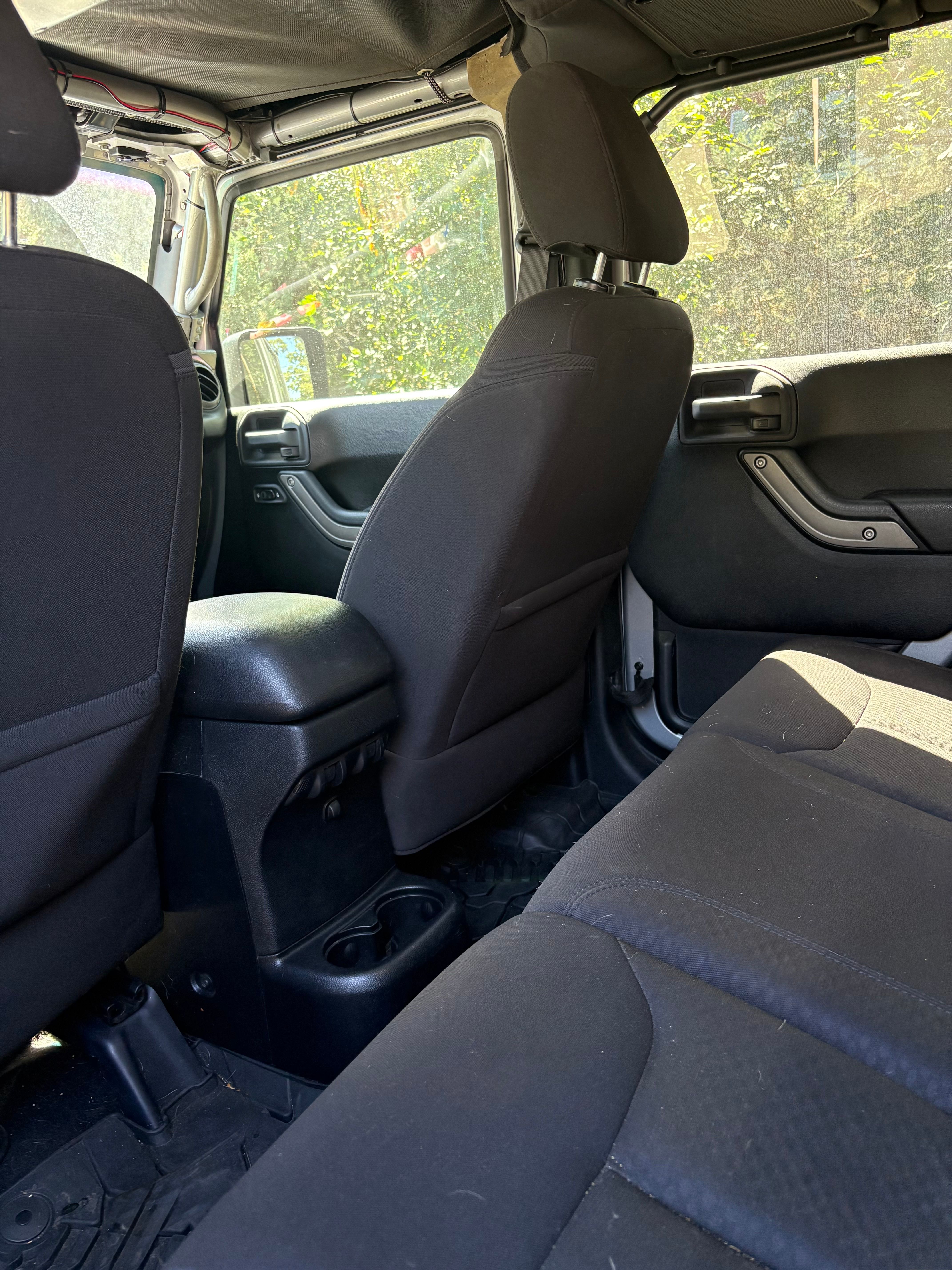 Used 2015 Jeep Wrangler Unlimited Sport AWD/4WD image 8